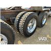 Image 31 : 2007 PETERBILT 378 TRI DRIVE SLEEPER TRUCK TRACTOR