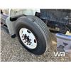 Image 20 : 2009 IHC WORKSTAR 7400 T/A CAB & CHASSIS