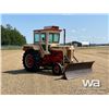 Image 2 : CASE 930 TRACTOR & BLADE
