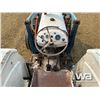 Image 7 : DAVID BROWN 995 TRACTOR