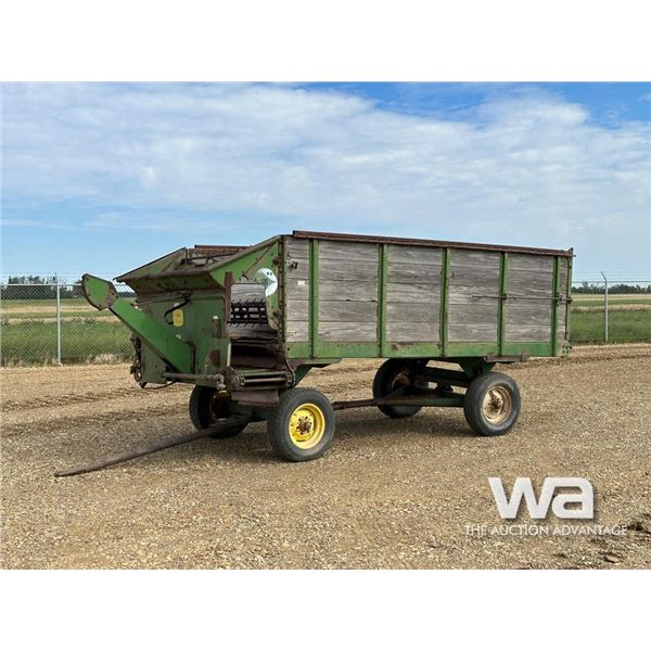 JOHN DEERE 953 SILAGE FEED WAGON