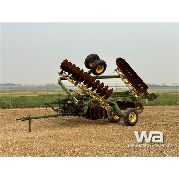 JOHN DEERE 220 20 FT. TANDEM DISC
