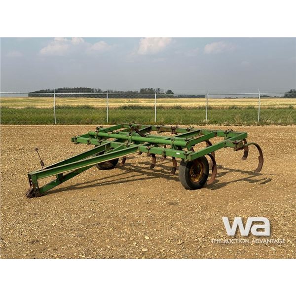 JOHN DEERE 100 14 FT. CULTIVATOR