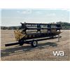 Image 3 : NEW HOLLAND 971 STRAIGHT CUT GRAIN HEADER