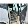 Image 6 : 1999 MCI 56 PASSENGER BUS