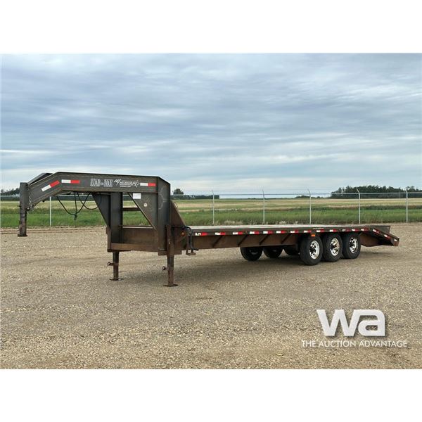2007 LOAD-MAX 5TH WHEEL 28 FT. TRIDEM TRAILER