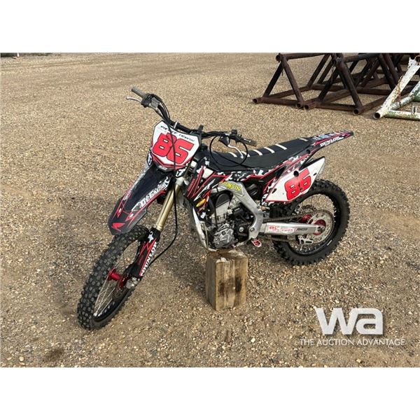 2016 HONDA CRF 250R DIRT BIKE