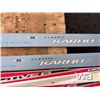 Image 5 : SNOW SHOES, 2 SETS OF CROSS COUNTRY SKIIS