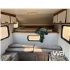 Image 6 : 8 FT. TRUCK CAMPER
