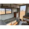 Image 7 : 8 FT. TRUCK CAMPER