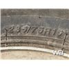 Image 5 : (4) SAILUN ICE BLAZER 235/75R15 WINTER TIRES