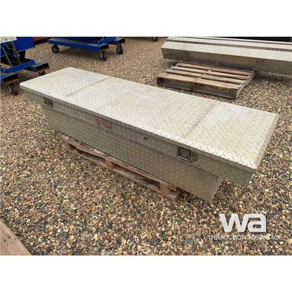 ALUMIMUM TRUCK TOOL BOX