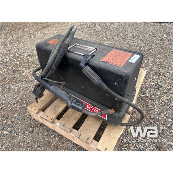 HOBART HEFTY SUITCASE MIG WIRE FEEDER