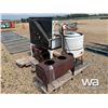 Image 3 : ANTIQUE WRINGER WASHER & STOVE