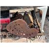 Image 5 : ANTIQUE WRINGER WASHER & STOVE