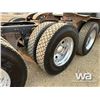 Image 31 : 2016 KENWORTH T800 TRI DRIVE TRUCK TRACTOR