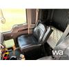 Image 7 : 2016 KENWORTH T800 TRI DRIVE TRUCK TRACTOR