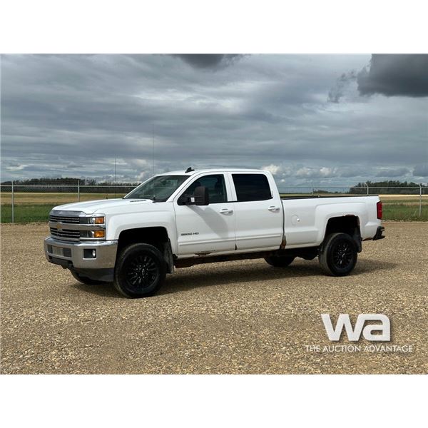 2015 CHEVROLET 3500HD LT CREW CAB PICKUP