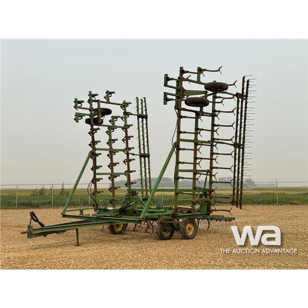 JOHN DEERE 1000 VIBRASHANK 43 FT. CULTIVATOR