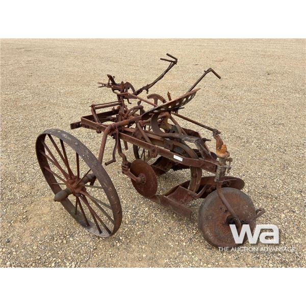ANTIQUE 2 BOTTOM PLOW