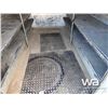 Image 8 : CUSTOM ALUMINUM TRUCK TOPPER