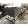 Image 2 : HD STEEL SANDBLASTING GRAVITY HOPPER