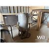 Image 1 : 2014 MODUBLAST SAND BLASTING POT & HOSE