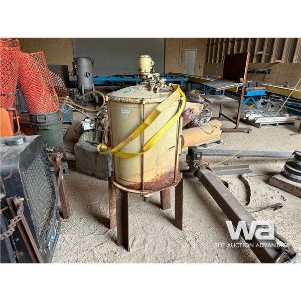 1990 SANSTORM 125 PSI SAND BLASTER POT