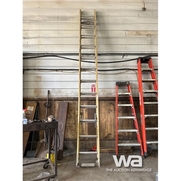 FIBERGLASS EXTENSION LADDER