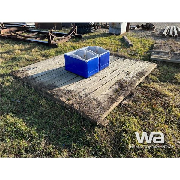 WOOD MAT W/ LIVESTOCK WATERERS
