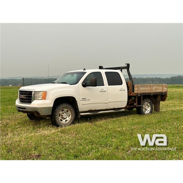 2008 GMC 2500HD CREW CAB FLATBED TRUCK