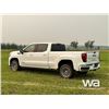 Image 4 : 2022 GMC SIERRA AT4 CREW CAB PICKUP