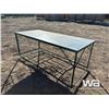 Image 2 : GREEN SHOP TABLE