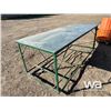 Image 3 : GREEN SHOP TABLE