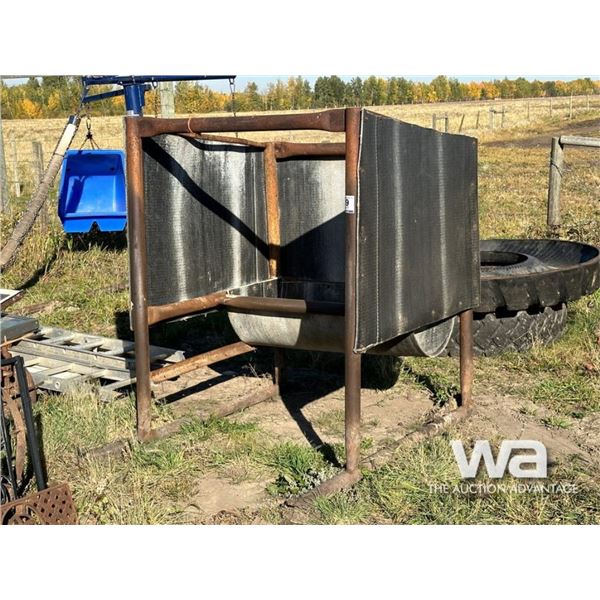 LIVESTOCK MINERAL FEEDER