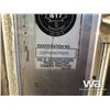 Image 5 : 2012 KENWORTH T800 TRI DRIVE SLEEPER WINCH TRACTOR