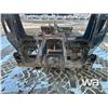 Image 5 : EFI HYD. PALLET FORKS W/ MAT GRAPPLE