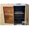 Image 10 : 2000 SMOKE VAULT SMOKER AND CABINET