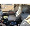 Image 7 : 2008 KENWORTH T800 T/A SLEEPER WINCH TRACTOR