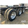 Image 20 : 2020 PETERBILT 367 TRI DRIVE SLEEPER TRUCK TRACTOR