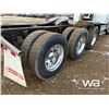 Image 33 : 2018 KENWORTH T800 TRI DRIVE SLEEPER TRUCK TRACTOR