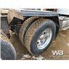 Image 35 : 2018 KENWORTH T800 TRI DRIVE SLEEPER TRUCK TRACTOR
