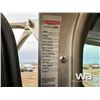 Image 6 : 2018 KENWORTH T800 TRI DRIVE SLEEPER TRUCK TRACTOR