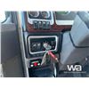 Image 12 : 2018 KENWORTH T800 TRI DRIVE SLEEPER TRUCK TRACTOR