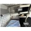 Image 18 : 2018 KENWORTH T800 TRI DRIVE SLEEPER TRUCK TRACTOR