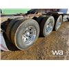 Image 32 : 2018 KENWORTH T800 TRI DRIVE SLEEPER TRUCK TRACTOR