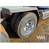 Image 34 : 2018 KENWORTH T800 TRI DRIVE SLEEPER TRUCK TRACTOR