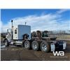 Image 4 : 2018 KENWORTH T800 TRI DRIVE SLEEPER TRUCK TRACTOR