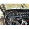 Image 13 : 2011 KENWORTH T800 TRI DRIVE SLEEPER TRUCK TRACTOR