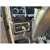 Image 15 : 2011 KENWORTH T800 TRI DRIVE SLEEPER TRUCK TRACTOR
